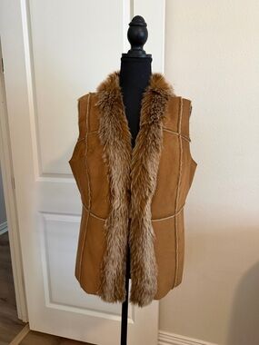Orvis Tan Suede Vest with Faux Fur Trim